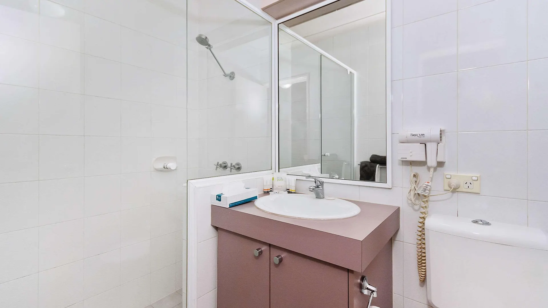 Quality Hotel Bayswater Perth 3*,