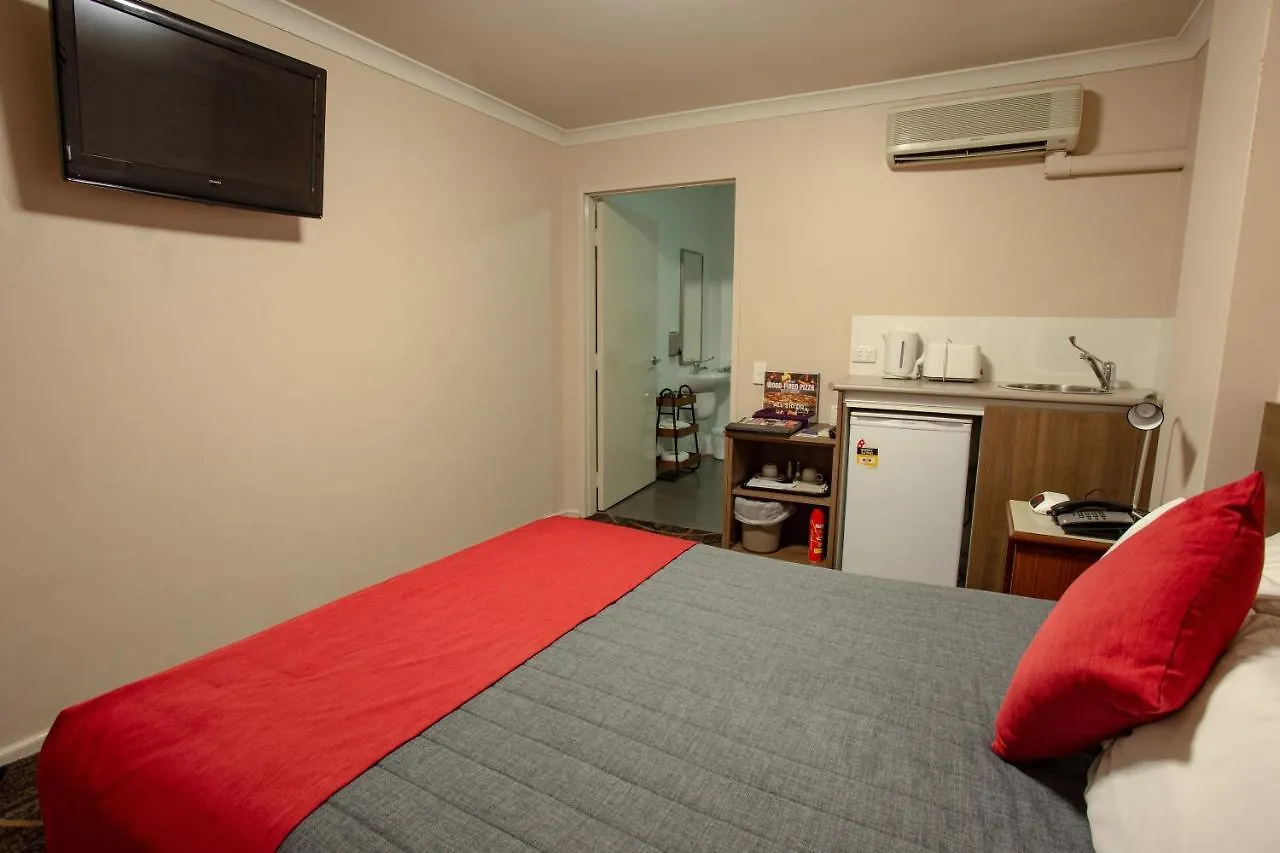 Quality Hotel Bayswater Perth 3*,